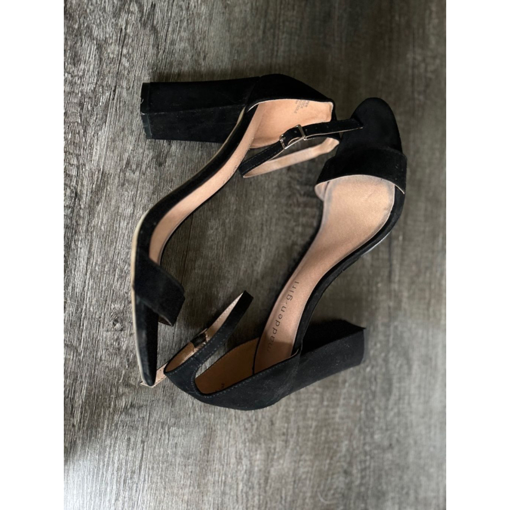 MADDEN GIRL womens black ankle strap block heels - Picture 4 of 7